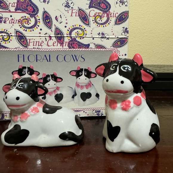 Ceramic Cow Figurine Trio Set of 3 in Box - Picture 4 of 7